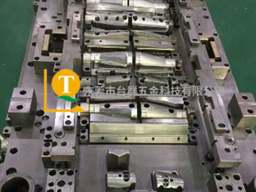 东莞市台群五金汽车冲压模具